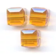 PureCrystal 5601 Cubes 4mm Topaz  x8
