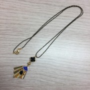 15x12mm Faceted fan-shaped spacer 2 loops - Gold Tone / Dark Blue x1