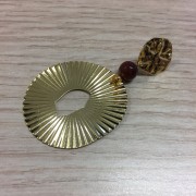 16mm Hammered brass irregular round charm - Gold Tone x1