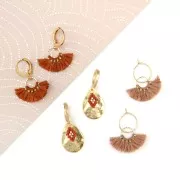 15x20mm Small fan pendant with imitation cotton tassels - Pink/Gold Tone x1