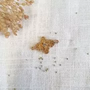 19x12mm 2-ring Rhombus spacer with a floral pattern - fine Gold plated x1