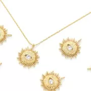 17x14mm Sun pendant with zirconium oxide - Gold Tone - Crystal x1