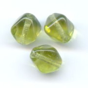 Pyramids Olivine 6mm x25|raw }}