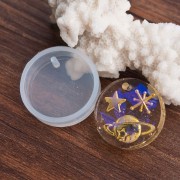 Round silicone mold for making resin pendants x1|raw }}