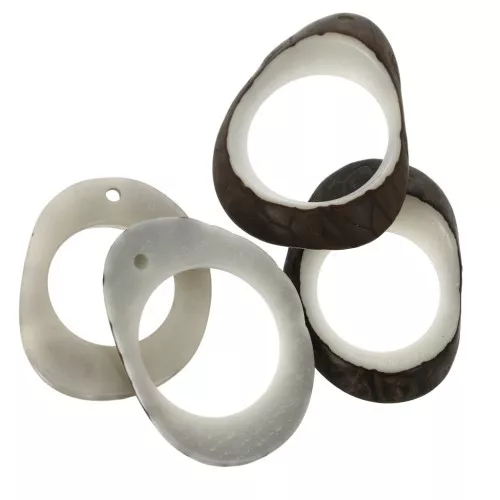 24x22mm Irregular oval hollowed out pendants in Tagua - Ivory x4