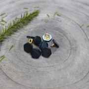 10mm Atelier Brunette Quartz - Tinted mother-of-pearl & metal button - Forest x1|raw }}