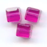 PureCrystal 5601 Cube 8mm Fuchsia x1