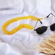 29x21mm Glossy plastic curb chain with oval twisted links - White x50 cm