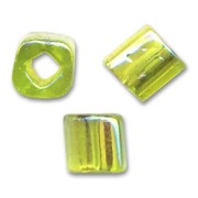 Cubes Toho 4mm TC-04-164 - Trans-Rainbow Lime Green