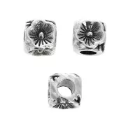 5mm Cube bead - flower pattern - Antique Silver Plating x1