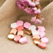 11.5x8mm Arrow shaped zamac bead - Pink x1