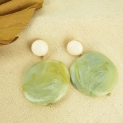 37x39mm Irregular resin puck - Marbled Lime Green x1