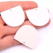 29x34mm Half-moon pendant in matt acetate - Ivory x1