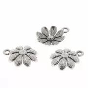 13.5mm Flower pendant - Fine Antique silver plating x1