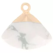 18x19mm faceted triangle glass pendant in imitation gemstone Howlite - Gold x1