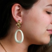 44x33mm Hollow oval pendant in opaque resin - burgundy x1