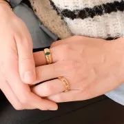 Striated ring with faceted glass stone Size 60 - 3 microns Gold plated - Red x1