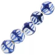 8mm Ceramic round beads - graphic pattern - White - Blue x4