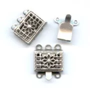 Old silver colored 3 strands clasp 10mm x2