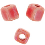 5mm Ceramic cube beads - Iridescent light red x5|raw }}