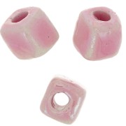 5mm Ceramic cube beads - Iridescent light pink x5