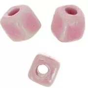 5mm Ceramic cube beads - Iridescent light pink x5