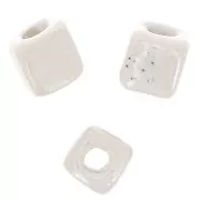 5mm Ceramic cube beads - Iridescent white x5
