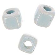 5mm Ceramic cube beads - Light blue iridescent x5