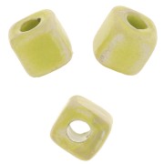 5mm Ceramic cube beads - Iridescent marbled light green x5|raw }}