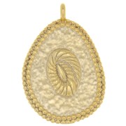 21x15mm irregular worked drop Pendant - flower pattern - Gold Tone x1