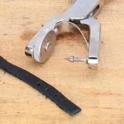 Hole Punch - for punching holes in leather and metal, 0.7 mm to 1.8 mm in diameter (1)