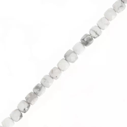 4x4mm Faceted cube gemstone beads - Howlite x10