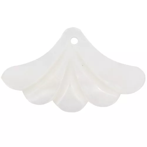 22x37mm Mother of Pearl Flower Pendant - Natural x1