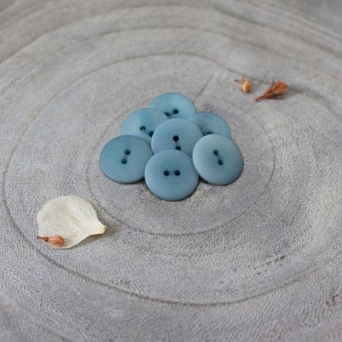 15mm vegetable Ivory Button - Atelier Brunette - Palm - Storm x1