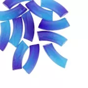 37x12mm Curved & faceted tube beads in transparent resin - Blue gradient x6