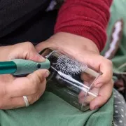 Ergonomic cordless engraving pen with 2 stencils and 3 tips x1