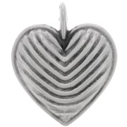 24x20mm striated Heart Pendant - Antique Silver Plating x1