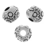 6mm Flattened round beads - flower pattern - Antique silve tone x5