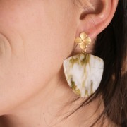 Acetate geometric pendant 35x45 mm - Marbled Brown - White x1