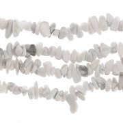 5 - 8 mm Gemstone chips beads - Howlite x80cm|raw }}