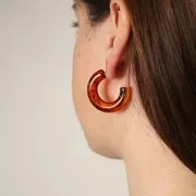33mm Hoop earrings with round opaque resin wire - Dark marbled amber x2