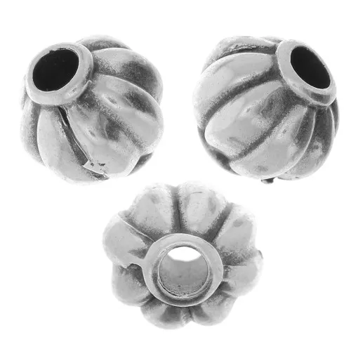 8mm Flower effect round beads - Antique silver x4