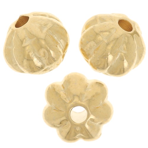 7.5mm Flattened round flower effect beads - Fine Gold-plated x4