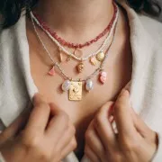 29x17mm Rectangle pendant - hearts - Fine Gold plated x1