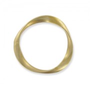 Twisted ring 23mm satin Gold tone HQ x1|raw }}