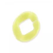 Twisted oval link  21x18 mm light yellow x1