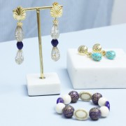 17x13mm Flat engraved oval beads vintage style - Cream - Gold x5