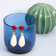 30x16mm opaque resin Pear bead - Ecru x1