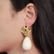 31x22mm opaque resin Pear bead - Black x1