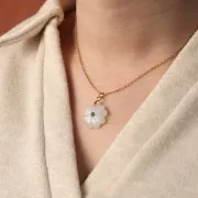 21mm gemstone clover pendant - Fine gold setting - moonstone - Sodalite x1